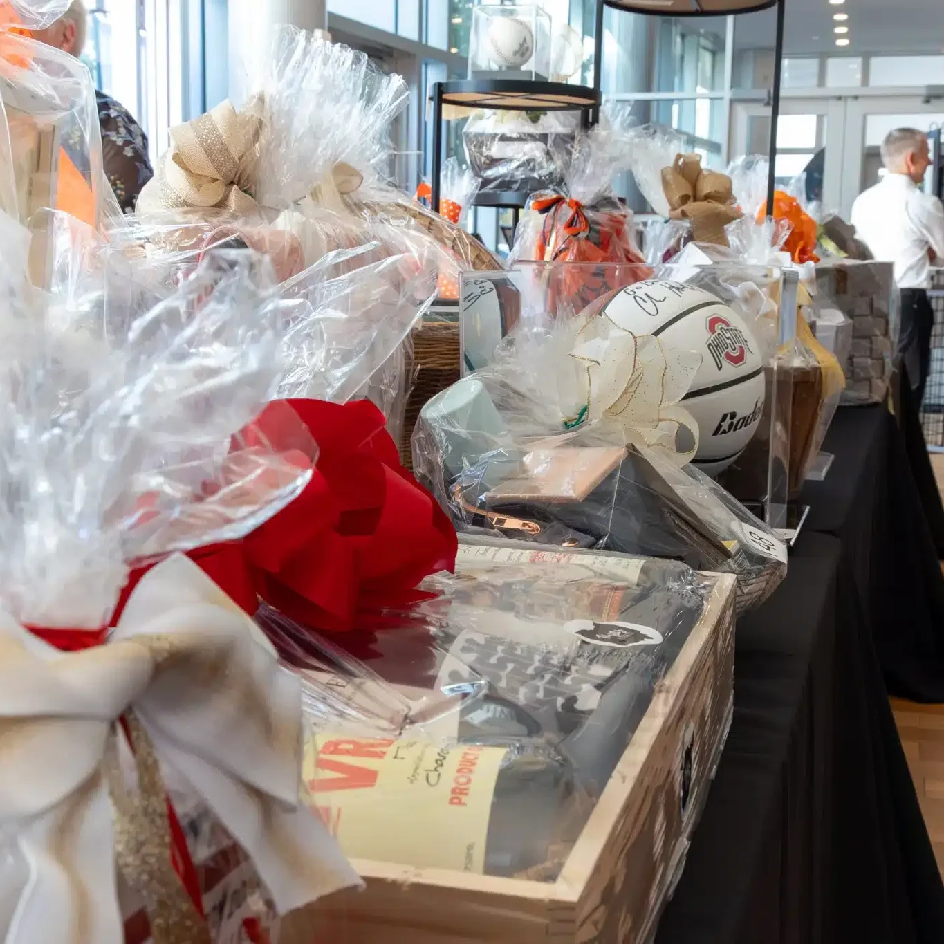 silent auction, farm to tableaux, cocktail soiree